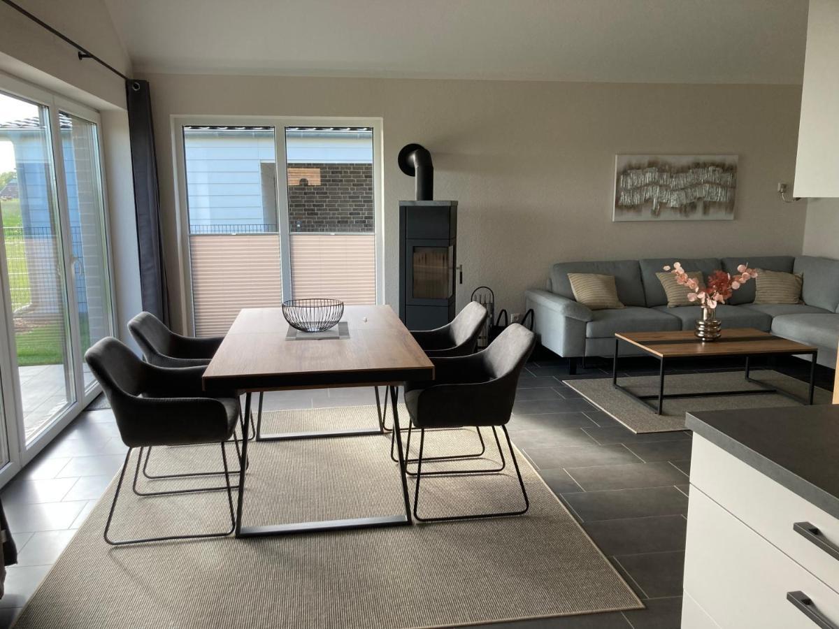 Watt'N Blick - Hundefreundliches Ferienhaus Mit Ausblick Ueber Die Wiesen Bis Zum Deich Schweiburg Eksteriør bilde