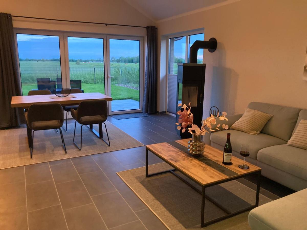 Watt'N Blick - Hundefreundliches Ferienhaus Mit Ausblick Ueber Die Wiesen Bis Zum Deich Schweiburg Eksteriør bilde